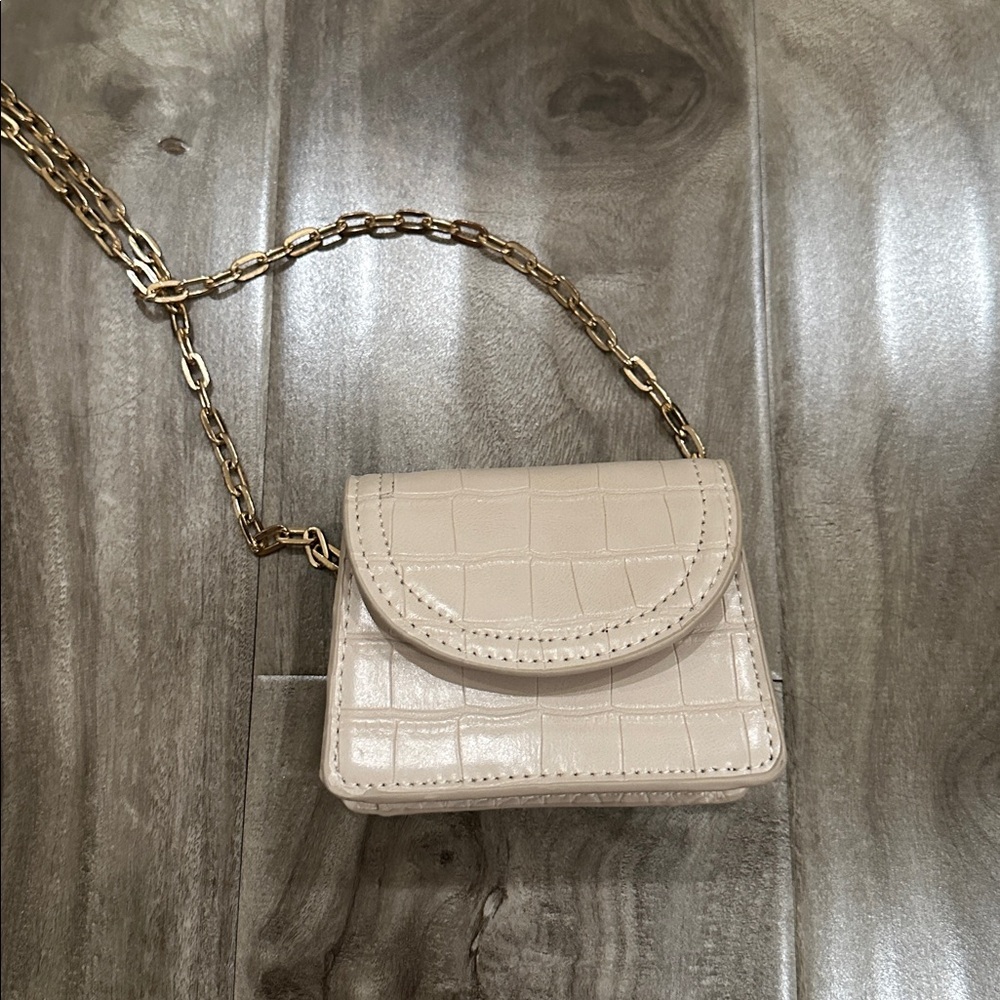Mango Croc-Embossed Mini Bag with Gold Chain